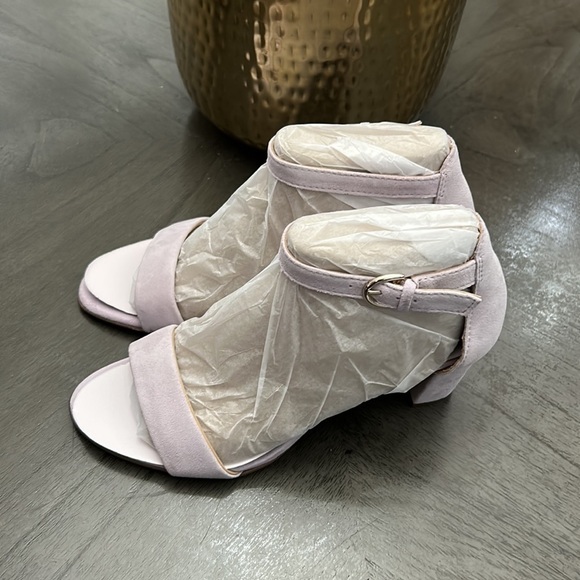 NATURALIZER Vera Ankle Strap Sandal In Iced Lilac - Picture 4 of 13